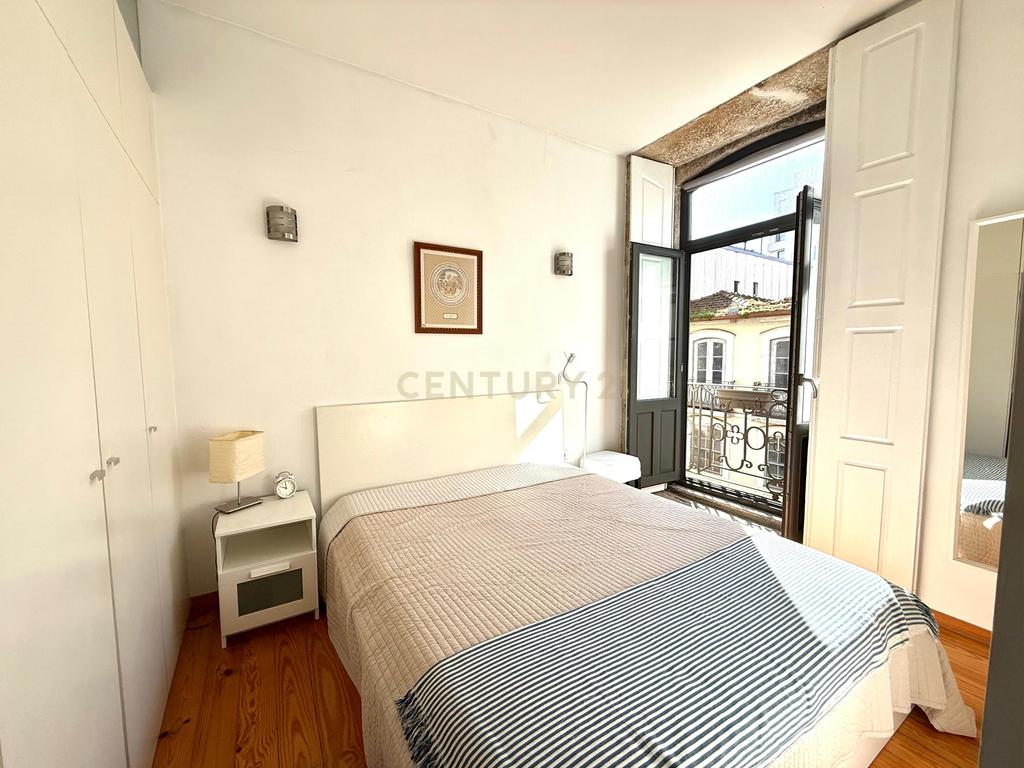 Apartamento T0 na Rua do Almada - Image 2
